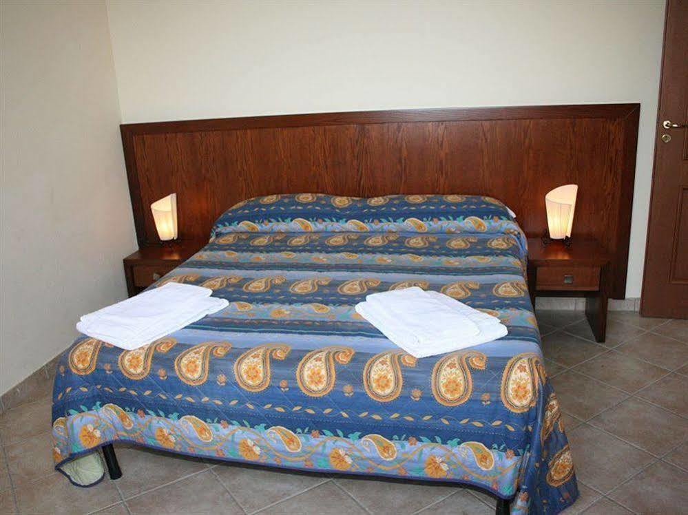 Red Hotel Sant'Elia SantʼAgata di Militello Екстериор снимка